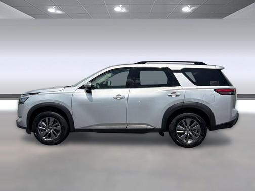 Brilliant Silver Metallic 2025 Nissan Pathfinder SV FWD