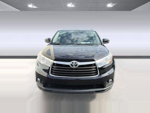 Midnight Black Metallic 2016 Toyota Highlander XLE