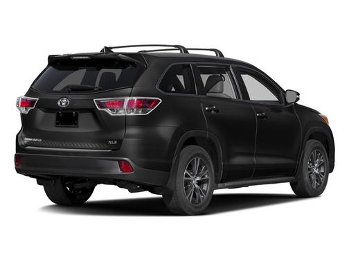 Midnight Black Metallic 2016 Toyota Highlander XLE