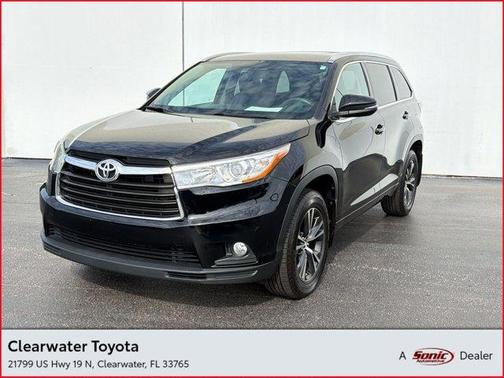 Midnight Black Metallic 2016 Toyota Highlander XLE