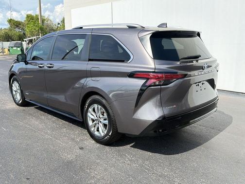 Predawn Gray Mica 2021 Toyota Sienna Limited 7-Passenger