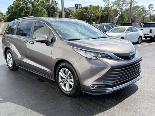 Predawn Gray Mica 2021 Toyota Sienna Limited 7-Passenger