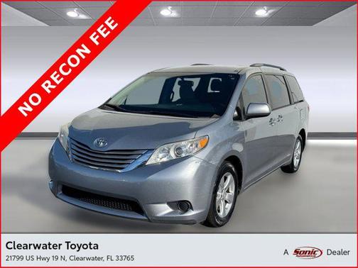2017 Toyota Sienna LE
