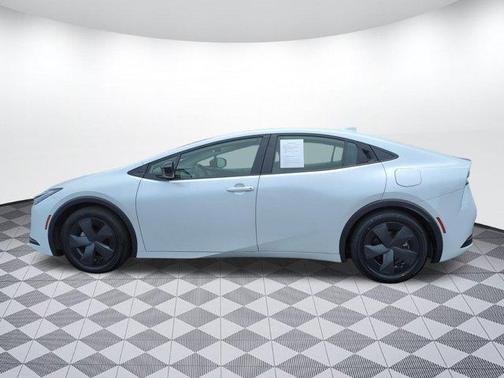 2023 Toyota Prius LE