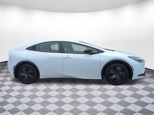 2023 Toyota Prius LE