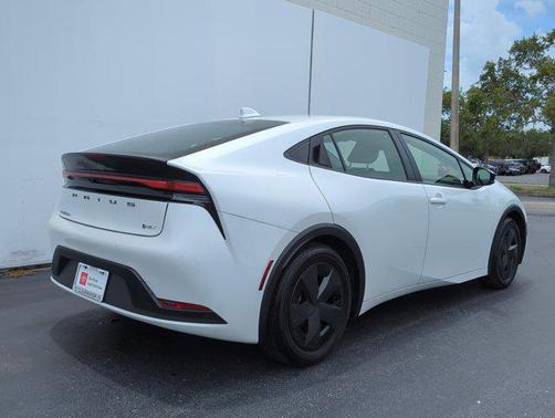 2023 Toyota Prius LE