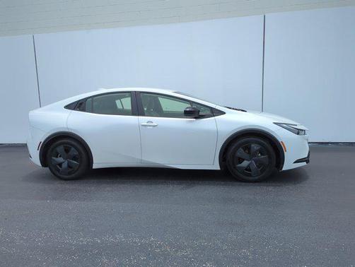2023 Toyota Prius LE