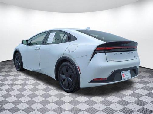 2023 Toyota Prius LE