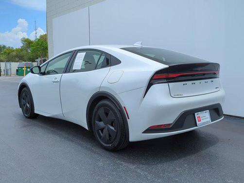 2023 Toyota Prius LE