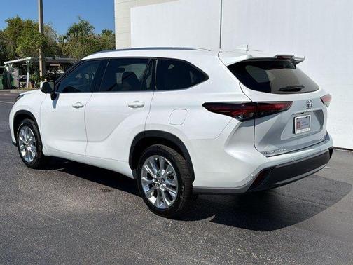 Wind Chill Pearl 2025 Toyota Highlander Limited