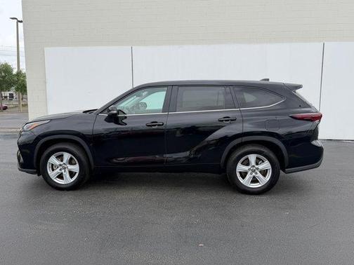 2025 Toyota Highlander LE