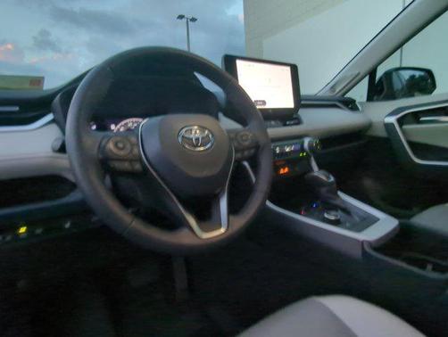 2023 Toyota RAV4 Hybrid XLE Premium