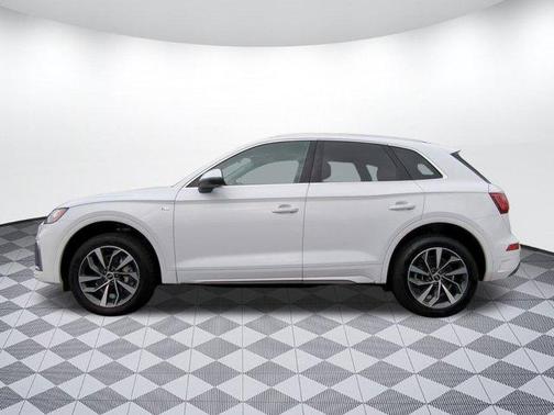 2023 Audi Q5 45 S line Premium Plus
