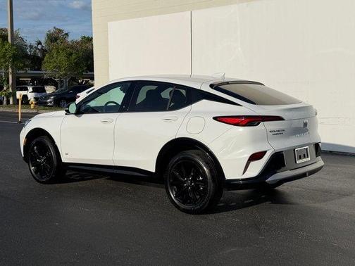 Summit White 2025 Buick Envista Sport Touring FWD