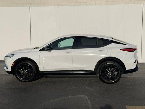 Summit White 2025 Buick Envista Sport Touring FWD