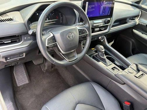 Midnight Black Metallic 2025 Toyota Grand Highlander XLE