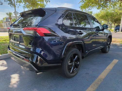 2021 Toyota RAV4 Hybrid SE