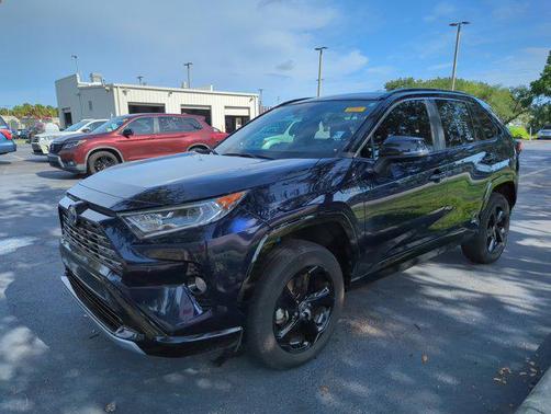 2021 Toyota RAV4 Hybrid SE