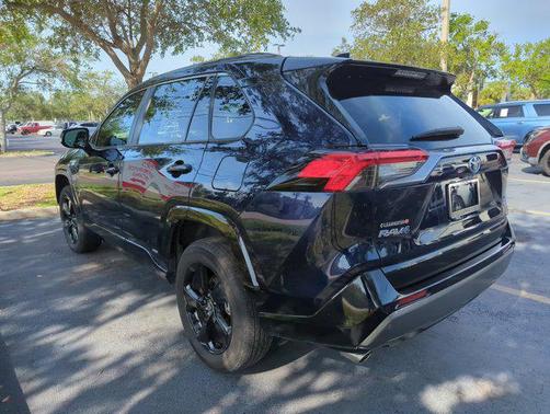 2021 Toyota RAV4 Hybrid SE