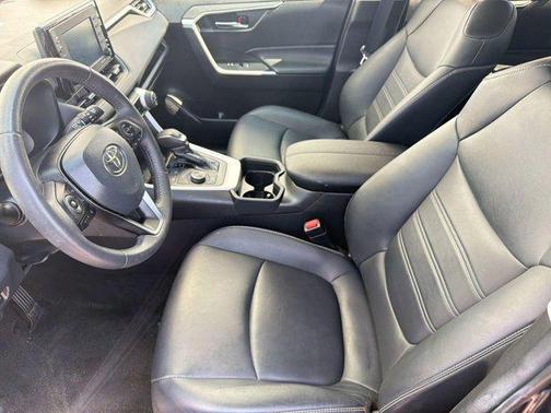 2021 Toyota RAV4 Hybrid XLE Premium