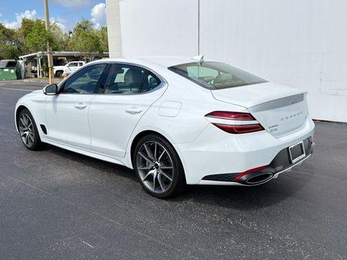 Uyuni White 2025 Genesis G70 2.5T AWD