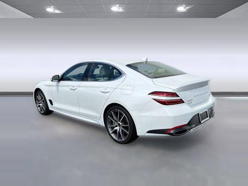 Uyuni White 2025 Genesis G70 2.5T AWD
