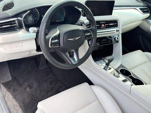 Uyuni White 2025 Genesis G70 2.5T AWD