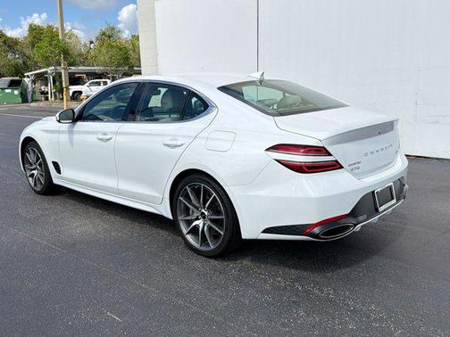 Uyuni White 2025 Genesis G70 2.5T AWD