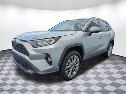 2020 Toyota RAV4 XLE Premium