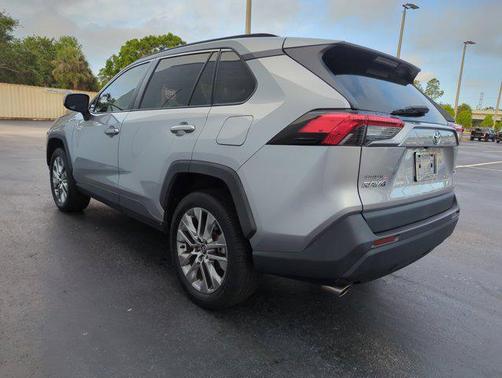 2020 Toyota RAV4 XLE Premium