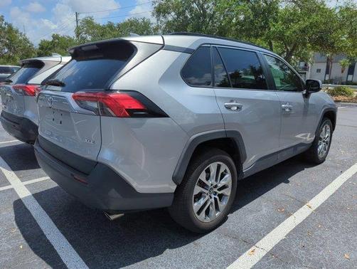 2020 Toyota RAV4 XLE Premium