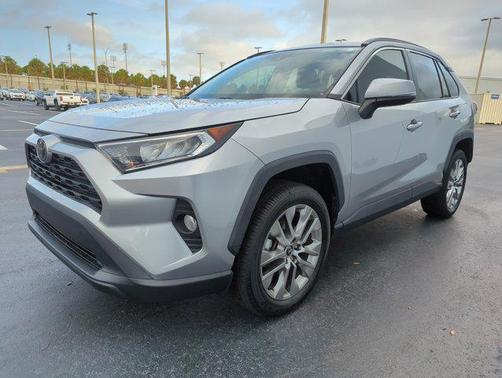 2020 Toyota RAV4 XLE Premium