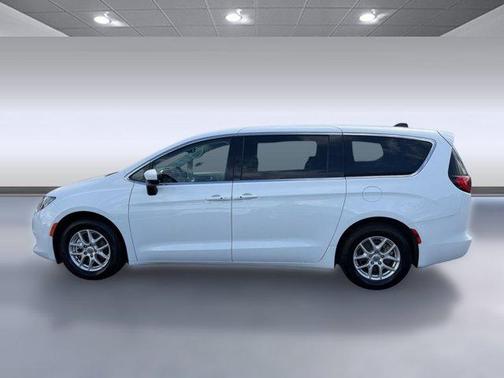 Bright White Clearcoat 2023 Chrysler Voyager LX
