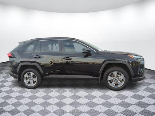 2024 Toyota RAV4 Hybrid SE