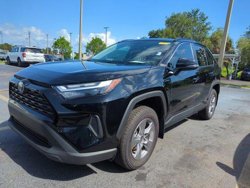 2024 Toyota RAV4 Hybrid SE