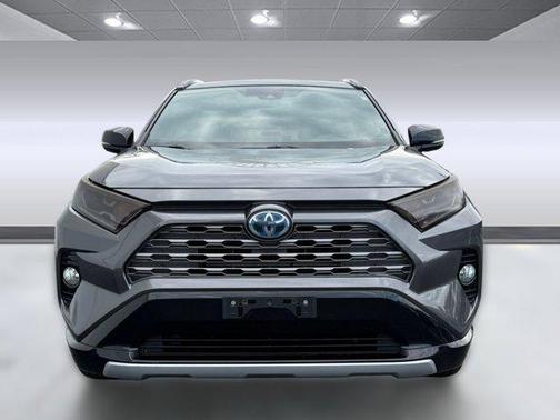 2020 Toyota RAV4 Hybrid SE