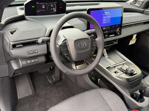Overcast 2026 Toyota C-HR SE