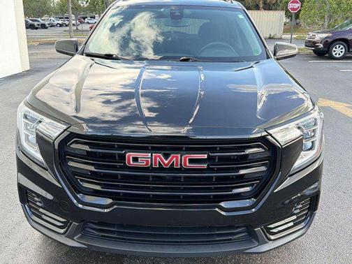 Ebony Twilight Metallic 2022 GMC Terrain SLE