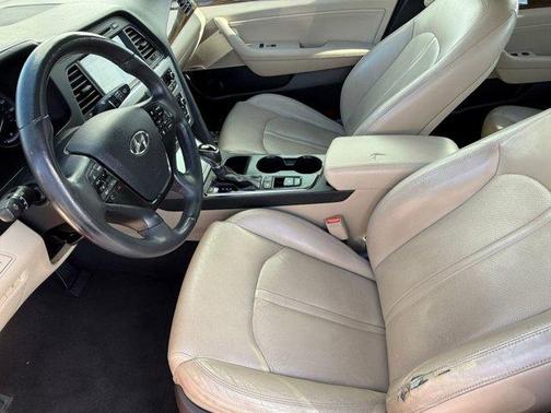 2016 Hyundai SONATA Hybrid Limited