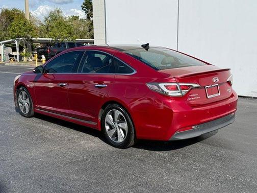 2016 Hyundai SONATA Hybrid Limited