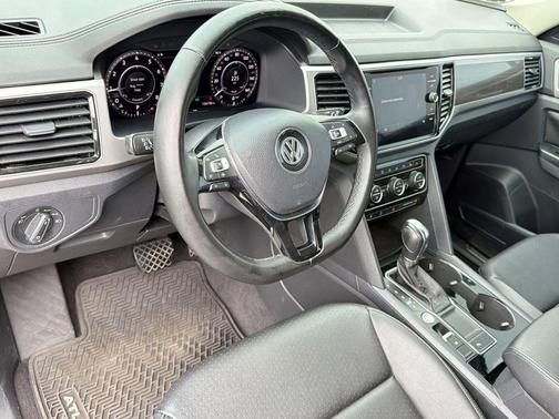 Reflex Silver Metallic 2019 Volkswagen Atlas 3.6L SEL