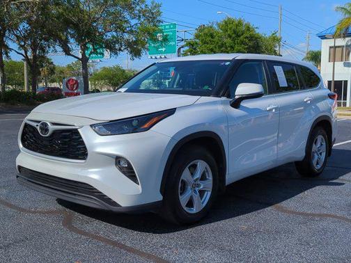2023 Toyota Highlander LE