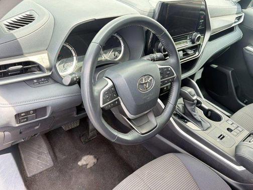 Blueprint 2025 Toyota Highlander LE