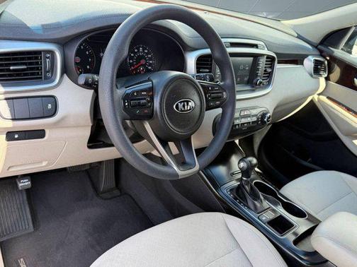 2018 Kia Sorento LX