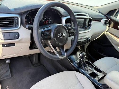 2018 Kia Sorento LX