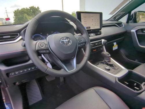 2025 Toyota RAV4 Hybrid SE