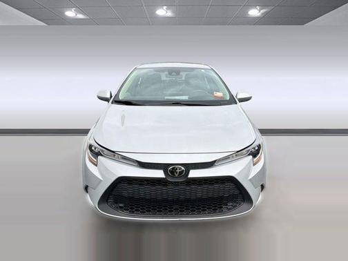 Classic Silver Metallic 2022 Toyota Corolla LE