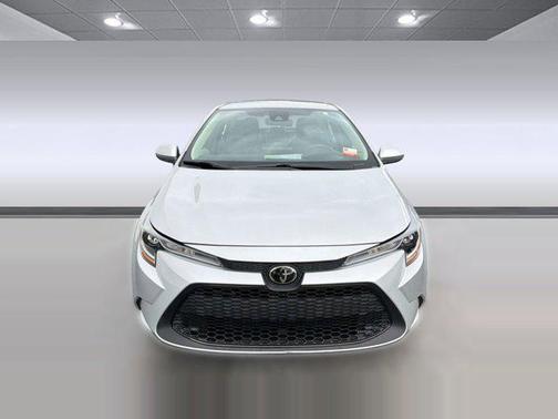 Classic Silver Metallic 2022 Toyota Corolla LE