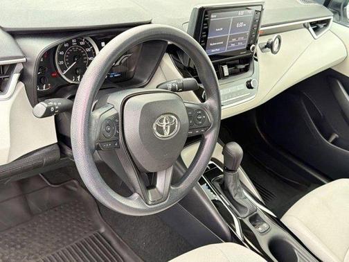 Classic Silver Metallic 2022 Toyota Corolla LE