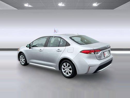 Classic Silver Metallic 2022 Toyota Corolla LE